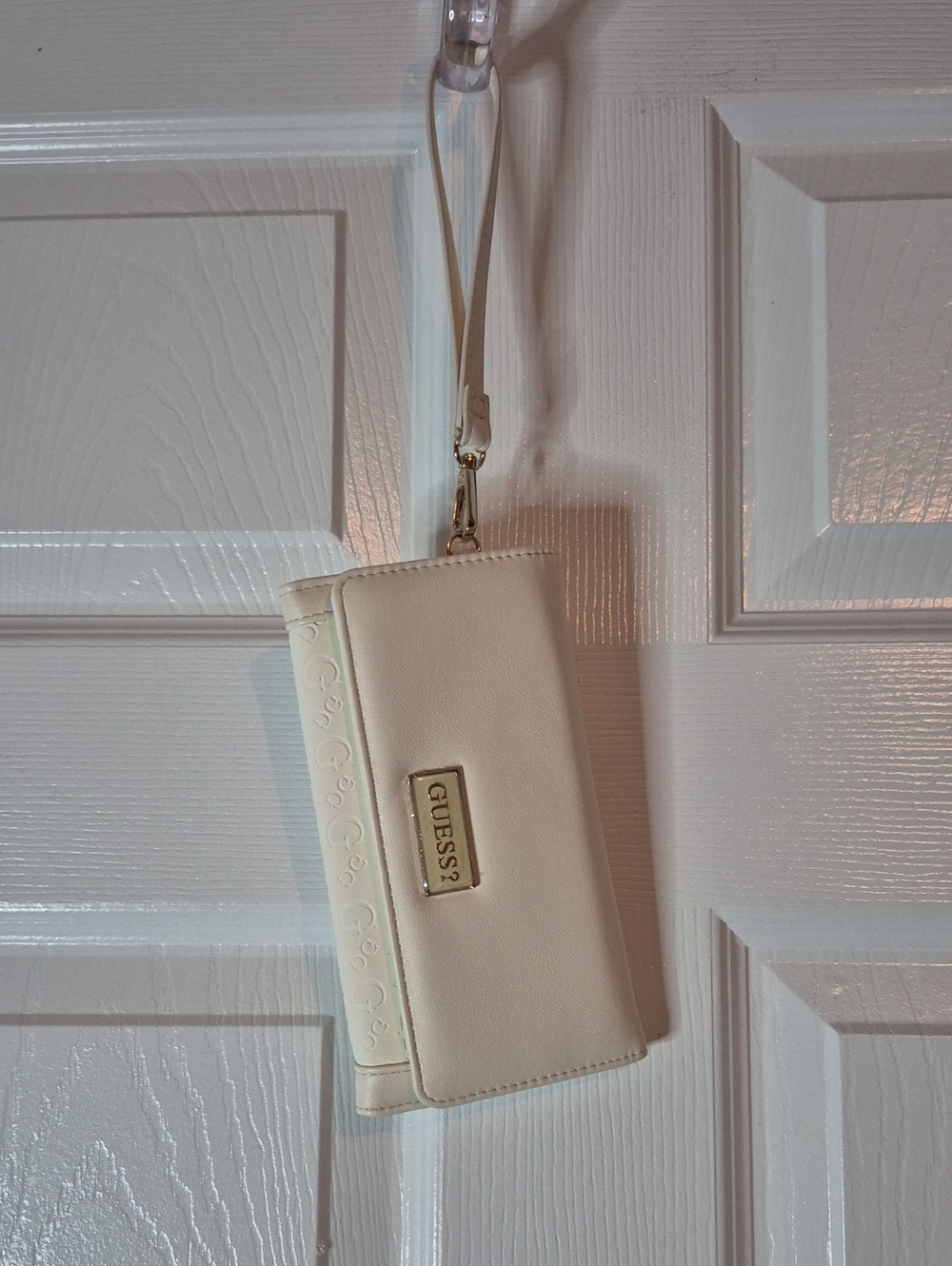 BNWOT Guess Wallet White